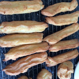 Baked eclairs
