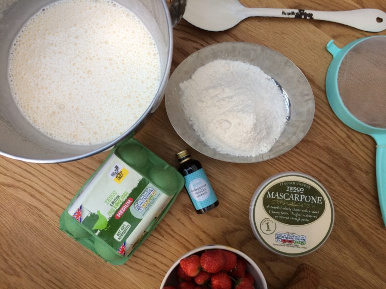 GBBO week 7 vanilla and speculoos roulade with